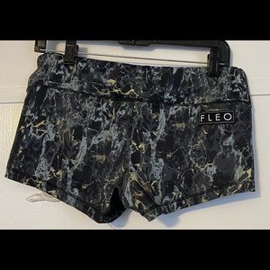 Fleo spandex shorts size large